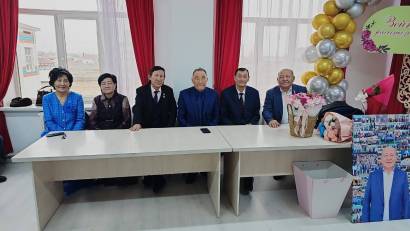 "Ұстазым -ұлы тұлға"атты мерекелік кеш болып өтті.