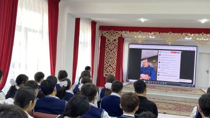 Тлемисов Даулет Бекбашұлының қатысуымен мектеп оқушыларына арналған тікелей эфирде кездесу өткізілді.